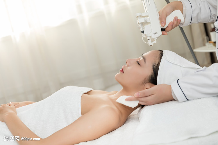 美容与美发 SPA面部护理与发型设计的焕新之旅