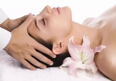 一次头疗胜过10次美容？这场芳香公益课堂揭示头部护理的秘密